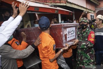 Pemakaman Jenazah Indah Halimah Putri