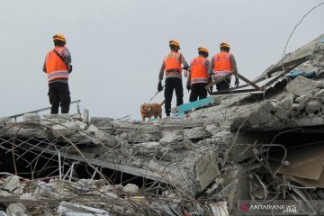 Pencarian korban gempa Mamuju hari ketiga