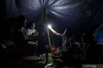 Pengungsi korban gempa bumi di Sulawesi Barat