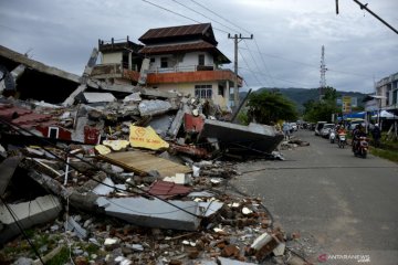 Pascagempa bumi di Sulawesi Barat