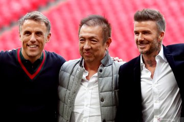 Tinggalkan timnas putri Inggris, Phil Neville akan latih klub Beckham