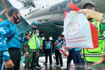 Bantuan presiden untuk korban banjir disalurkan lewat jalur udara