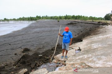 Abrasi Pantai Wisata Selat Baru
