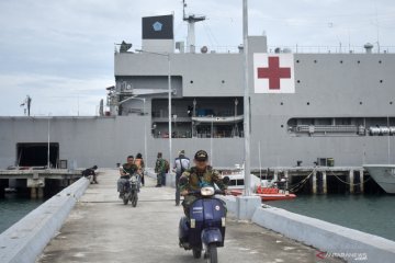 RS KRI dr Soeharso-990 siapkan layanan operasi untuk korban bencana