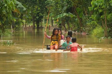 Dua desa di Jember diterjang banjir susulan