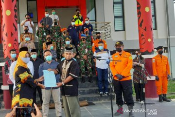 Bupati Mempawah berikan santunan korban Sriwijaya Air SJ-182
