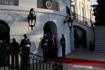 Trump akhiri jabatan presiden AS, tinggalkan Gedung Putih