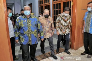 Ketua DPD apresiasi Gubernur Sultra dorong pemanfaatan aspal Buton