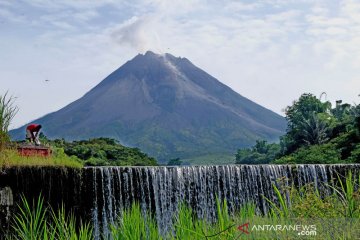 Gunung Merapi 17 kali luncurkan guguran lava pijar