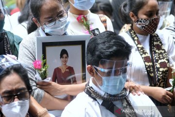 Pemakaman pramugari korban kecelakaan Sriwijaya Air SJ182