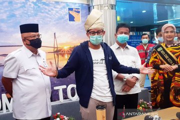 Sandiaga Uno kunjungi Batam, tinjau protokol kesehatan dan pariwisata