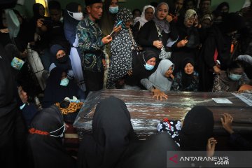 Jenazah Angga korban Sriwijaya Air dimakamkan di Padang