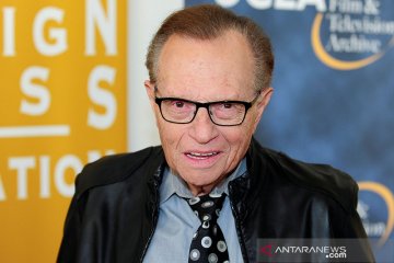 Pembawa acara Larry King meninggal dunia di usia 87 tahun