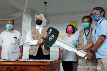 Daihatsu donasikan mobil klinik ke Pemkab Karawang