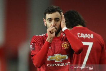 Bruno Fernandes habiskan 45 menit berlatih tendangan bebas, kata Ole