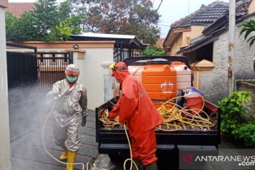 PMI: Penyemprotan disinfektan difokuskan objek kerap disentuh warga