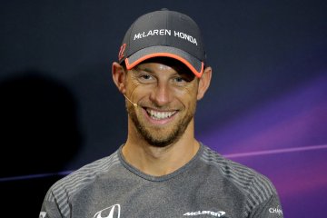 Button akan membalap di seri offroad elektrik Extreme E