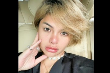 Nikita Mirzani beri bantuan bagi tenaga kesehatan di Wisma Atlet