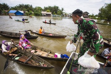 TNI distribusikan bantuan korban banjir Kabupaten Banjar