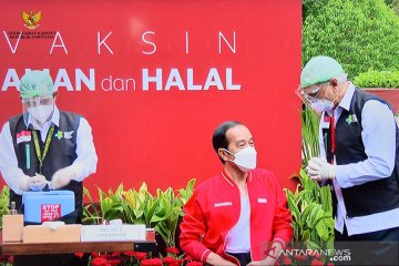 Prof Abdul lebih tenang saat berikan suntikan vaksin kedua ke Presiden