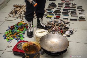 Razia Di Lapas Merah Mata