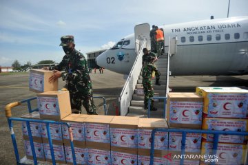 Bantuan rendang bagi korban bencana alam di Sulawesi Barat