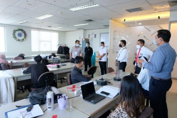 Kantor di Surabaya terapkan denda Rp250 ribu karyawan tak bermasker