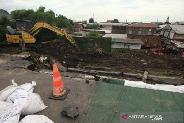 Terjadi longsor, PJR Tol tutup tol Surabaya-Gempol golongan III