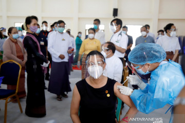 Tertular COVID-19 di penjara, penasihat Suu Kyi meninggal