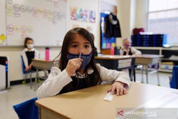 Sekolah-sekolah di AS dianjurkan tetap wajibkan penggunaan masker