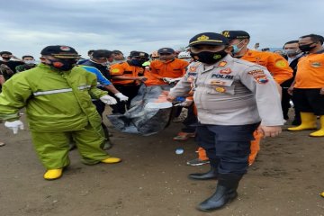 Tim SAR temukan korban tenggelam di Pantai Roban Batang