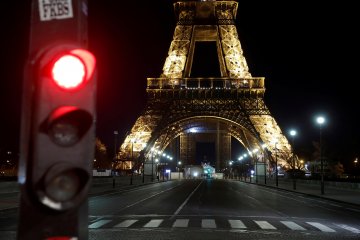 Taksi jadi tiket menuju kebebasan bagi sebagian warga Paris