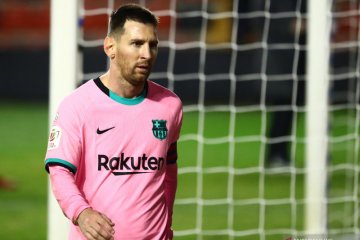 Luis Suarez nilai Lionel Messi bebas pensiun di mana pun