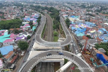 Uji coba jalan layang tapal kuda Lenteng Agung