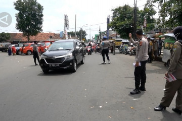 Kepatuhan rendah, Ridwan Kamil sosialisasi penggunaan masker di Tasikmalaya