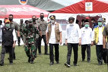 Presiden Jokowi tinjau langsung lokasi pengungsian di Mamuju