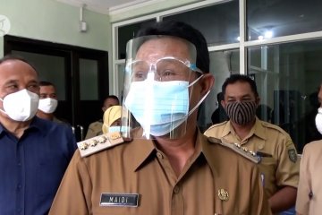 Forkopimda, OPD dan nakes penerima vaksin COVID-19 tahap pertama di Madiun