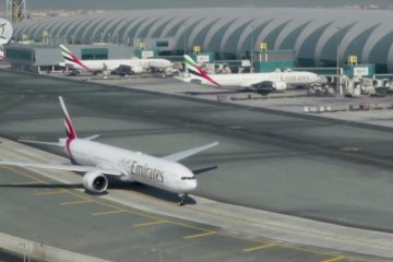 Inggris melarang penerbangan UEA, menutup rute tersibuk di dunia
