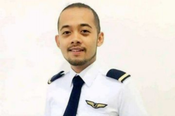 Kontak terakhir co pilot Fadly Satrianto dengan keluarga