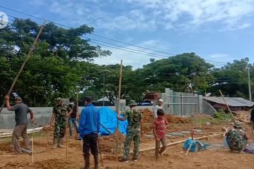 TNI bangun lokasi pengungsian di Mamuju