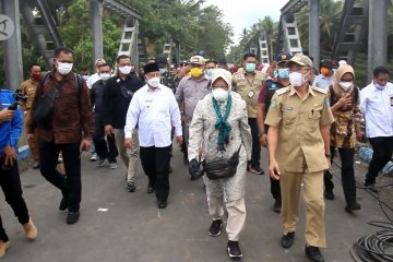 Kunjungi korban banjir di Halmahera, Risma bawa pesan Presiden