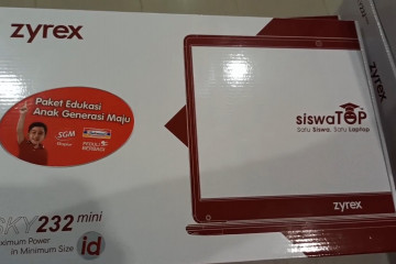 Pemkab Bangka salurkan 30 laptop beserta modem untuk siswa dan guru