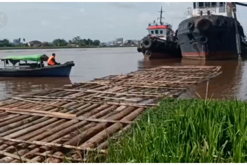 Ditpolairud Polda Kalbar amankan 1.380 batang kayu ilegal