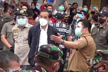 Presiden Jokowi kunjungi korban banjir Kalsel di posko pengungsian Martapura