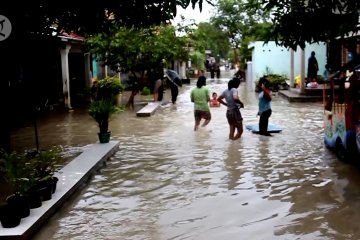 Ribuan rumah di Kabupaten Cirebon masih terendam banjir