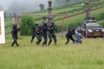 TNI-Polri simulasikan penanganan teroris