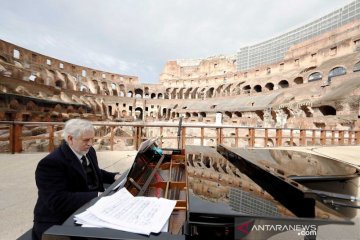 Persiapan konser pasca dibukanya kembali Colosseum