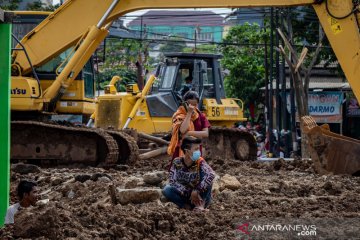 Penyegelan bangunan ilegal di tanah sengketa