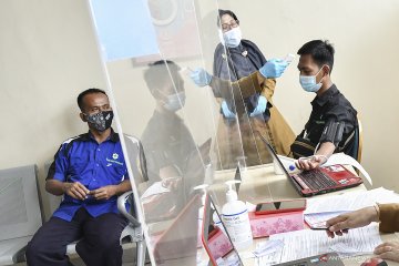 4.165 tenaga kesehatan di Kabupaten Bekasi sudah divaksin COVID-19