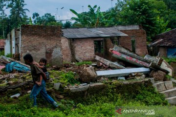 Puluhan rumah rusak akibat tanah bergerak di Lebak Banten